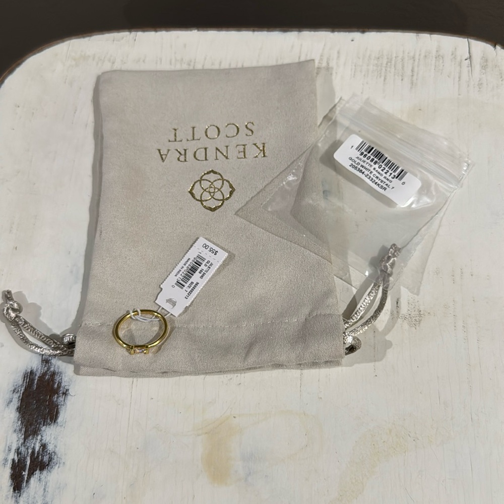 Authentic Kendra Scott Juliette Gold band with White Crystal! Size 7! Ne…